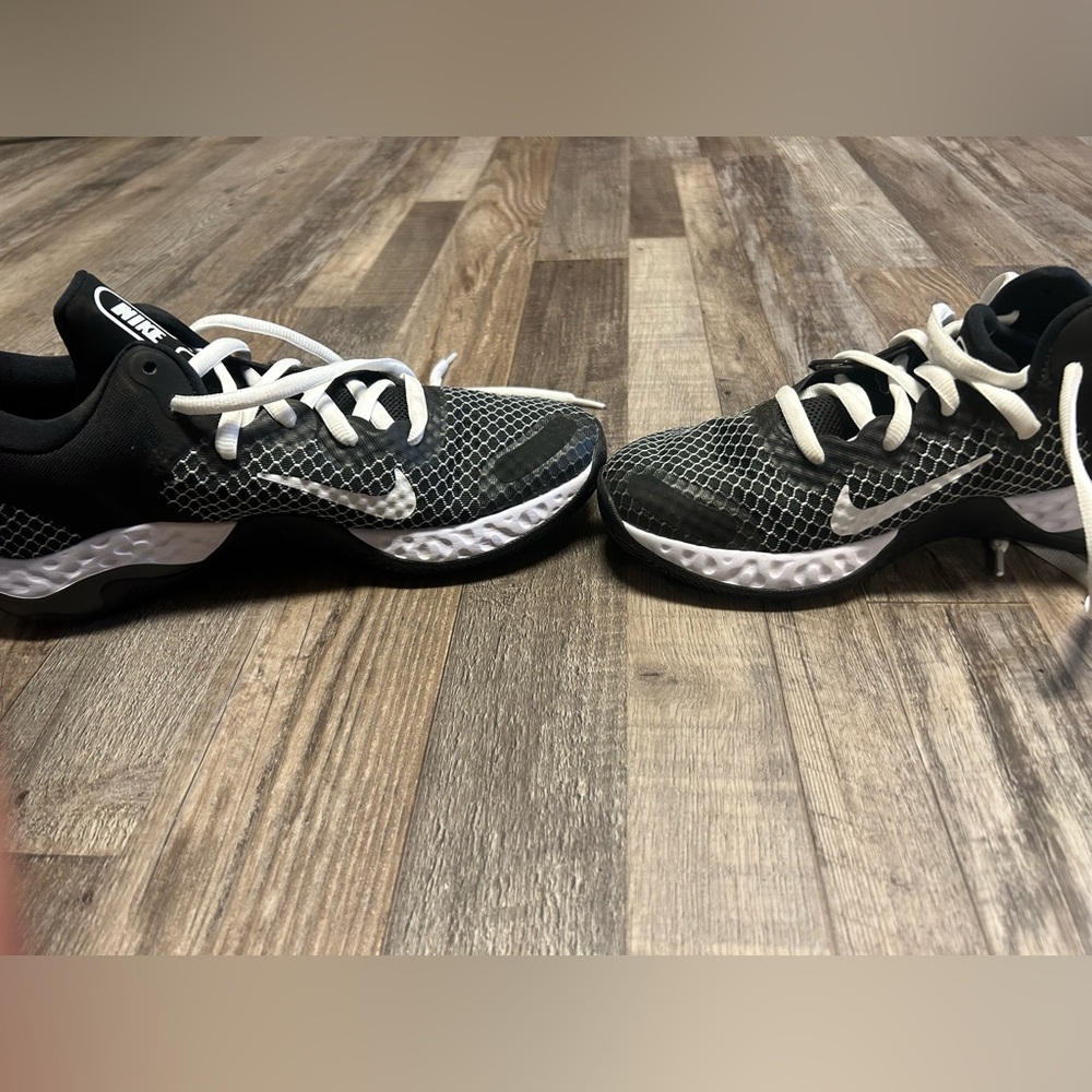 Nike renew basketball shoes men’s size 11.5
